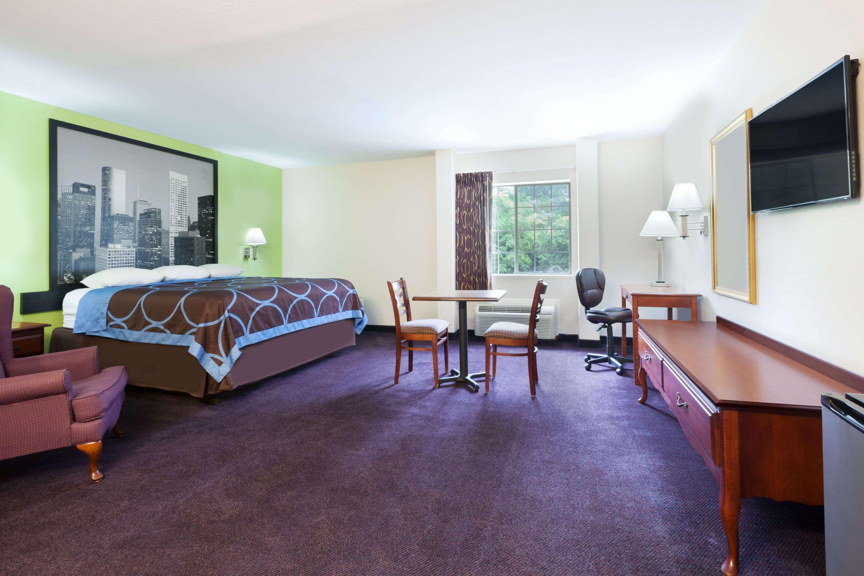 Super 8 By Wyndham Hotel Huntsville