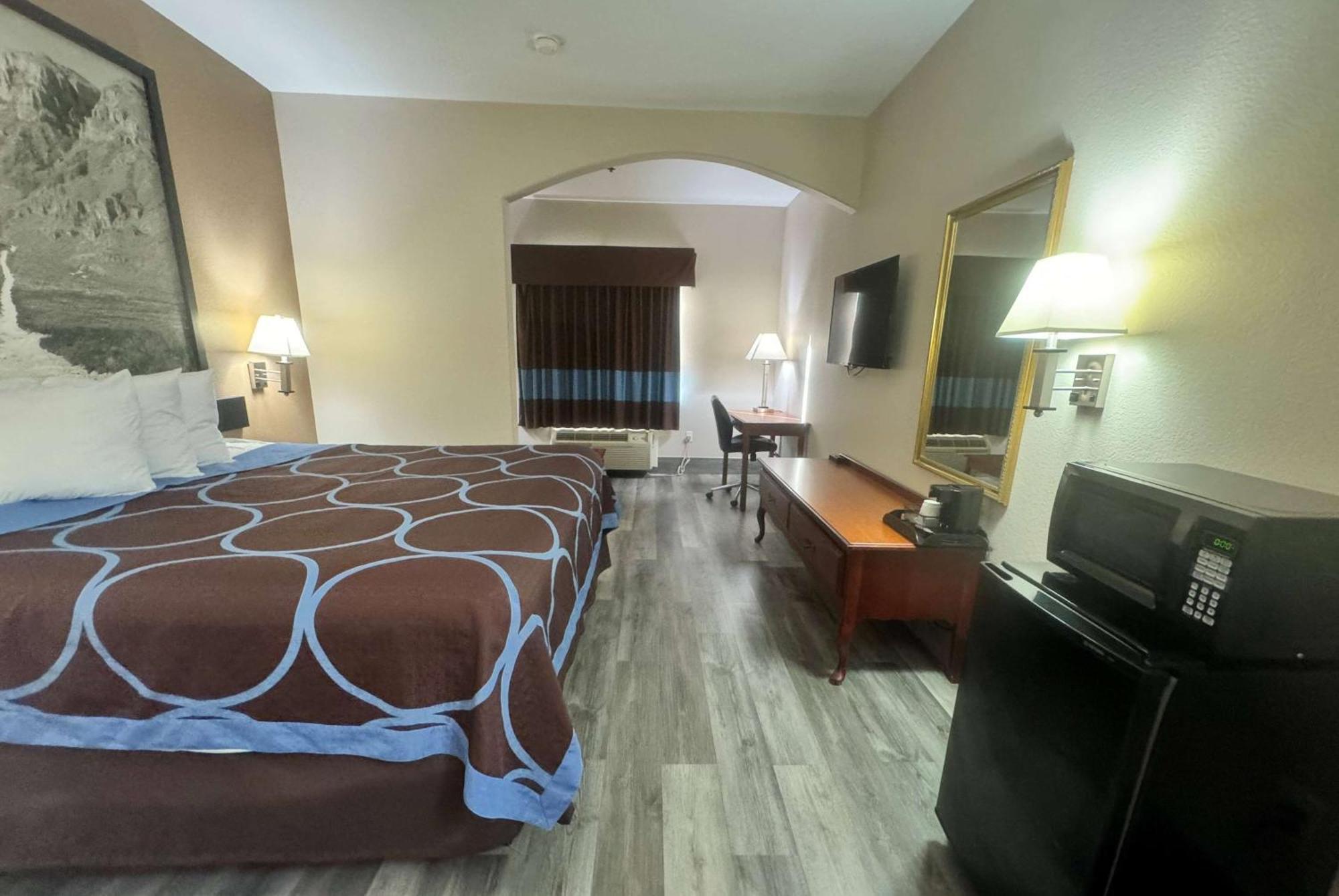 Super 8 By Wyndham Hotel Huntsville