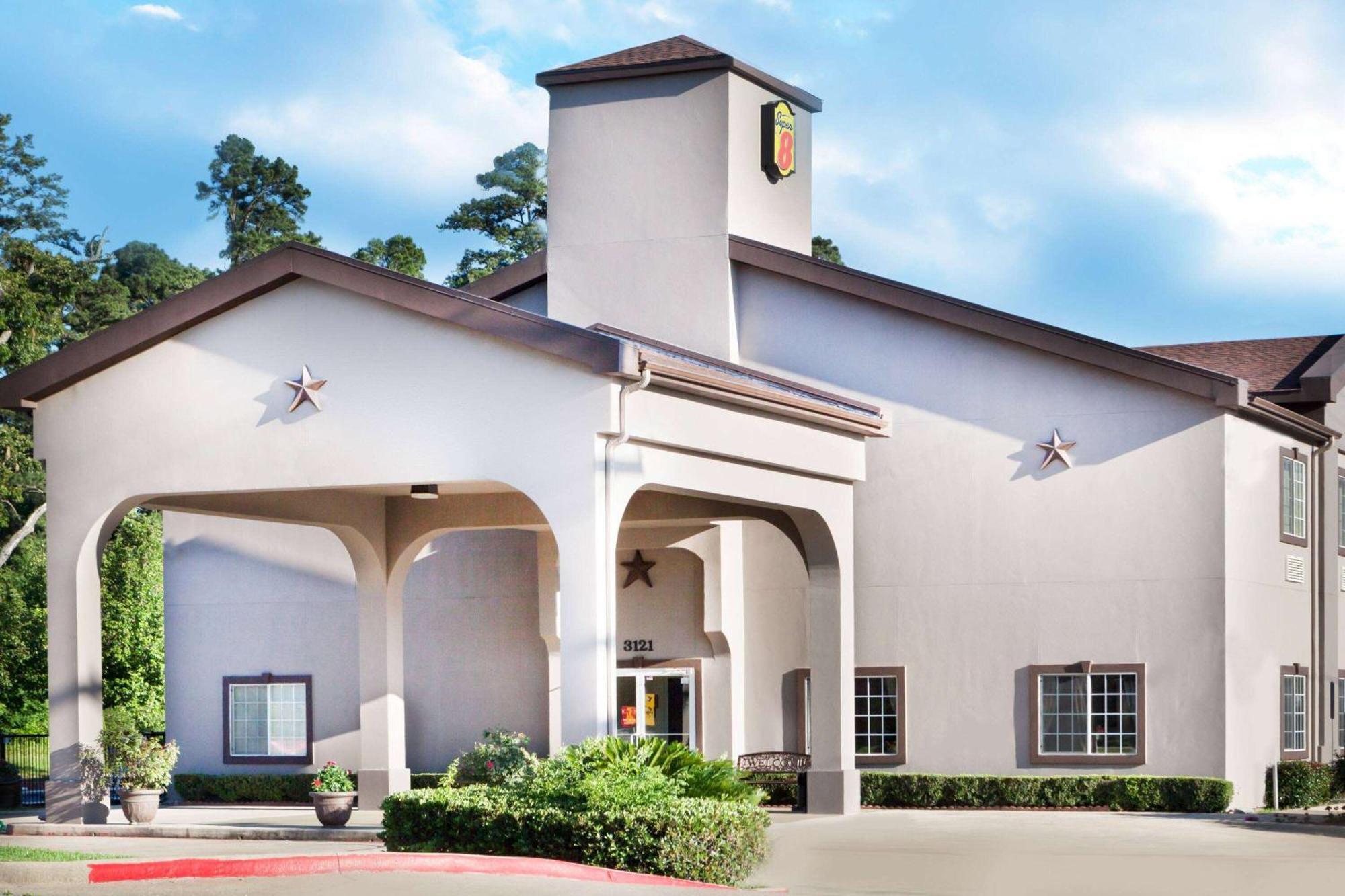 Hotel Super 8 By Wyndham 2*