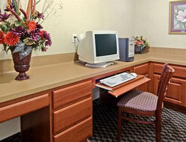 Super 8 By Wyndham Hotel 2*
